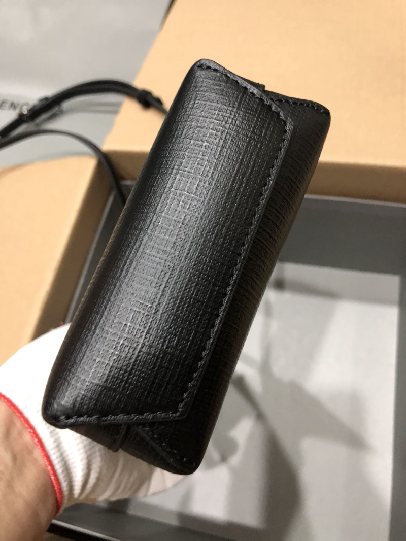 Ba1en*iaga shopping bags